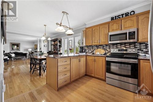 3004 Dunning Road, Ottawa, ON - Indoor Photo Showing Kitchen