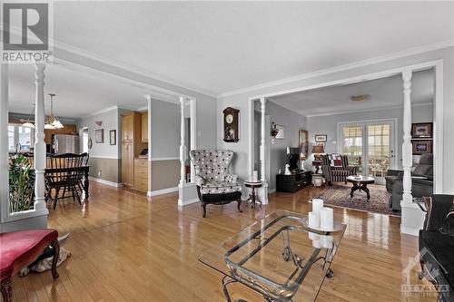 3004 Dunning Road, Ottawa, ON - Indoor Photo Showing Living Room