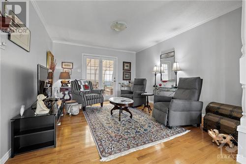 3004 Dunning Road, Ottawa, ON - Indoor Photo Showing Living Room