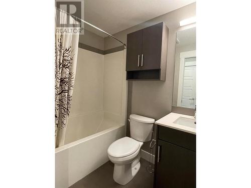 925 Leon Avenue Unit# 340, Kelowna, BC - Indoor Photo Showing Bathroom