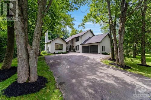 5446 Woodeden Drive, Manotick, ON - Outdoor