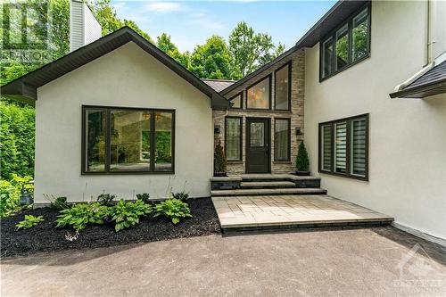 5446 Woodeden Drive, Manotick, ON - Outdoor