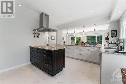 5446 Woodeden Drive, Manotick, ON - Indoor Photo Showing Kitchen