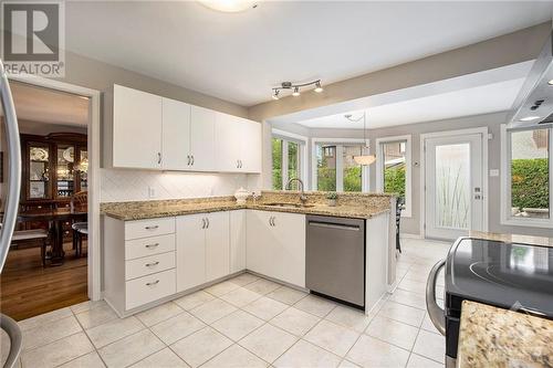 5 Springwood Circle, Ottawa, ON - Indoor Photo Showing Kitchen