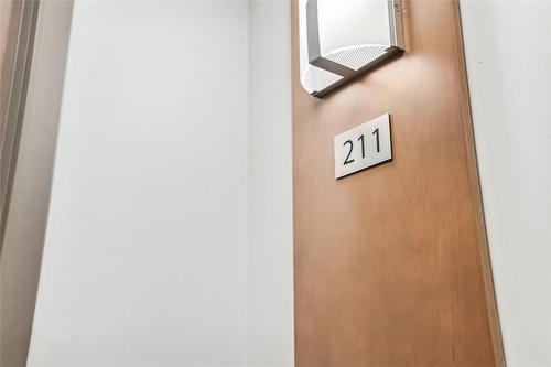 320 Plains Road E|Unit #211, Burlington, ON - Indoor Photo Showing Other Room