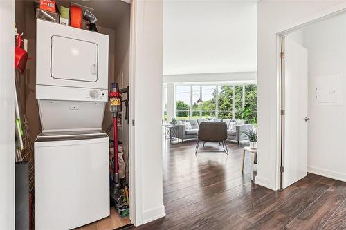 320 Plains Road E|Unit #211, Burlington, ON - Indoor Photo Showing Laundry Room