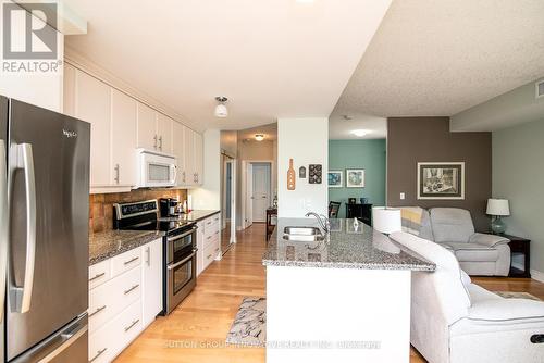 Ph 13 - 125 Wilson Street W, Hamilton, ON - Indoor Photo Showing Kitchen