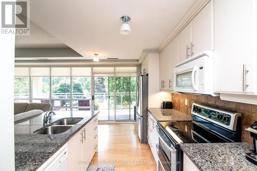 Ph 13 - 125 Wilson Street W, Hamilton, ON - Indoor Photo Showing Kitchen With Double Sink With Upgraded Kitchen