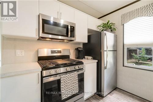 253 - 8845 Lundy'S Lane, Niagara Falls, ON - Indoor Photo Showing Kitchen