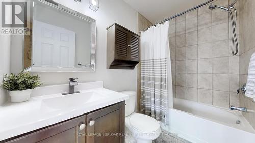 64 Stoneglen Way, Hamilton, ON - Indoor Photo Showing Bathroom
