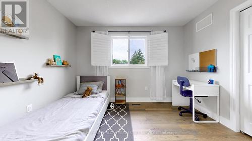 64 Stoneglen Way, Hamilton, ON - Indoor Photo Showing Bedroom