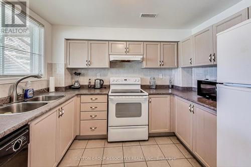 125 Claremont Lane, Vaughan (West Woodbridge), ON - Indoor Photo Showing Kitchen With Double Sink