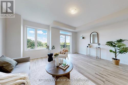 17 Rattenbury Road, Vaughan, ON - Indoor Photo Showing Living Room