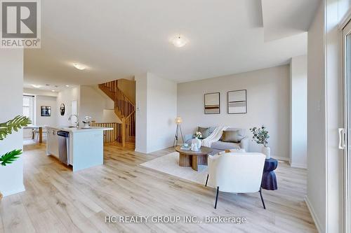 17 Rattenbury Road, Vaughan (Patterson), ON - Indoor Photo Showing Living Room