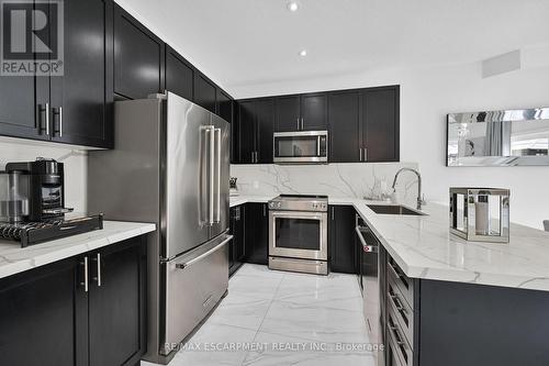 190 Bellagio Avenue, Hamilton, ON - Indoor Photo Showing Kitchen With Stainless Steel Kitchen With Upgraded Kitchen