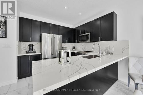 190 Bellagio Avenue, Hamilton, ON - Indoor Photo Showing Kitchen With Stainless Steel Kitchen With Upgraded Kitchen