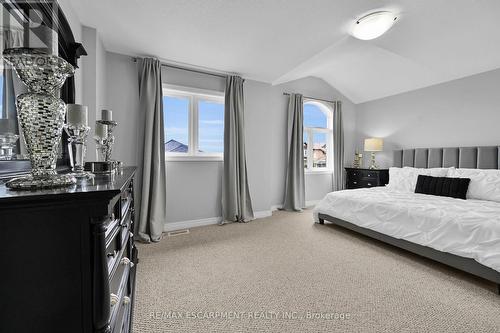 190 Bellagio Avenue, Hamilton, ON - Indoor Photo Showing Bedroom