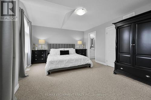 190 Bellagio Avenue, Hamilton, ON - Indoor Photo Showing Bedroom