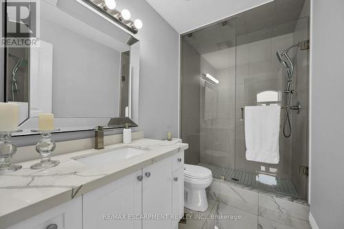 190 Bellagio Avenue, Hamilton, ON - Indoor Photo Showing Bathroom