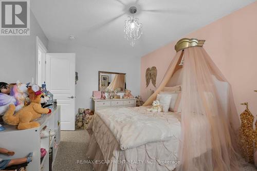 190 Bellagio Avenue, Hamilton, ON - Indoor Photo Showing Bedroom