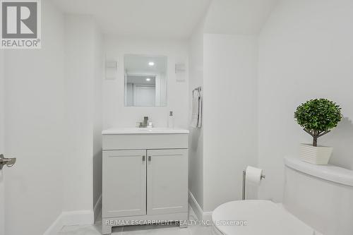 190 Bellagio Avenue, Hamilton, ON - Indoor Photo Showing Bathroom