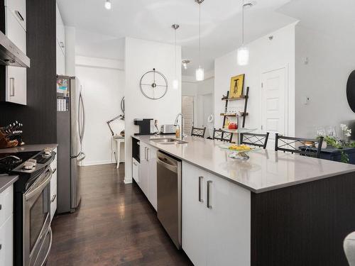 Kitchen - 403-3155 Boul. De La Gare, Vaudreuil-Dorion, QC - Indoor Photo Showing Kitchen With Upgraded Kitchen