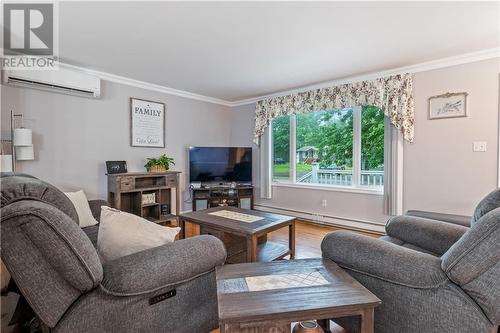 45 Yvon Street, Saint-Antoine, NB - Indoor Photo Showing Living Room