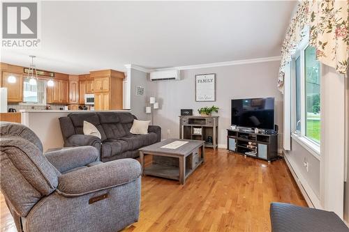 45 Yvon Street, Saint-Antoine, NB - Indoor Photo Showing Living Room