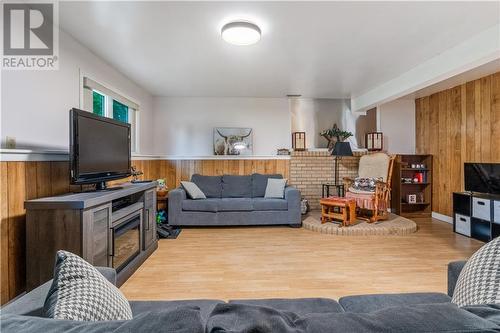 45 Yvon Street, Saint-Antoine, NB - Indoor Photo Showing Living Room