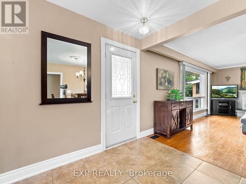 374 Wentworth Street, Oakville, ON - Indoor