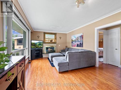 374 Wentworth Street, Oakville, ON - Indoor Photo Showing Living Room With Fireplace