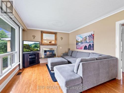 374 Wentworth Street, Oakville, ON - Indoor Photo Showing Living Room With Fireplace