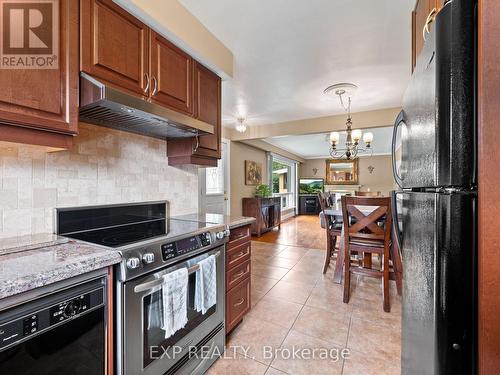 374 Wentworth Street, Oakville, ON - Indoor Photo Showing Kitchen