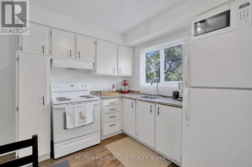 3 - 2641 Meadowbrook Lane, Windsor, ON - Indoor Photo Showing Kitchen