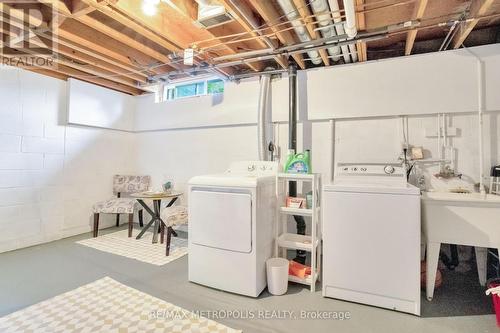 3 - 2641 Meadowbrook Lane, Windsor, ON - Indoor Photo Showing Laundry Room