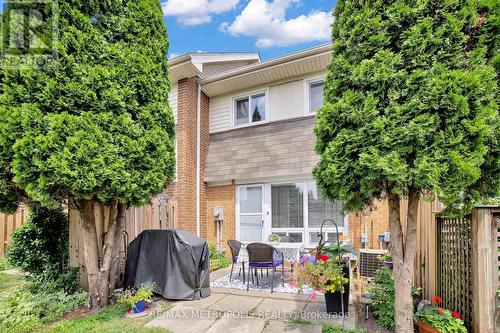 3 - 2641 Meadowbrook Lane, Windsor, ON - Outdoor