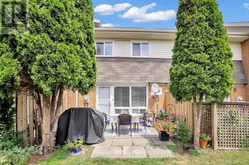 3 - 2641 Meadowbrook Lane, Windsor, ON - Outdoor