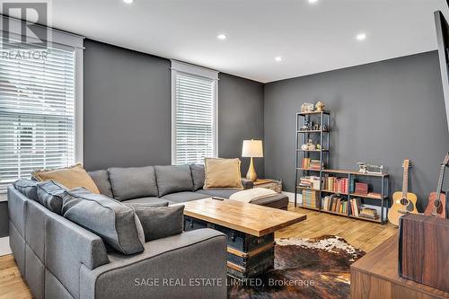 53 William Street, Kawartha Lakes, ON - Indoor Photo Showing Living Room