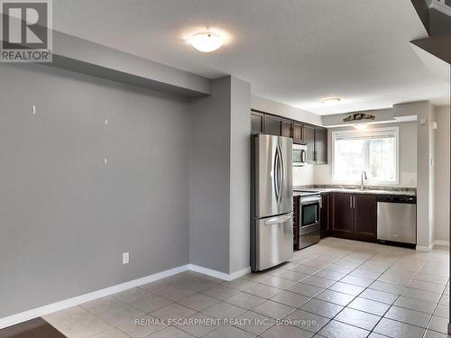 19 - 1328 Upper Sherman Avenue, Hamilton, ON - Indoor Photo Showing Kitchen