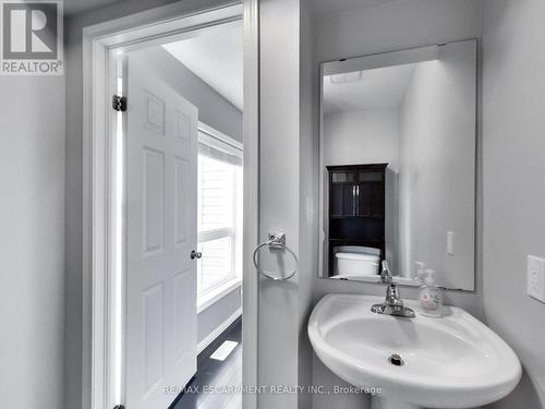 19 - 1328 Upper Sherman Avenue, Hamilton, ON - Indoor Photo Showing Bathroom