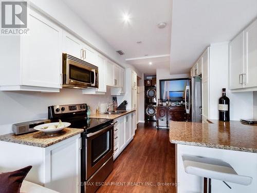 19 - 1328 Upper Sherman Avenue, Hamilton, ON - Indoor Photo Showing Kitchen With Upgraded Kitchen