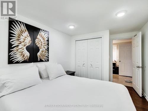 19 - 1328 Upper Sherman Avenue, Hamilton, ON - Indoor Photo Showing Bedroom