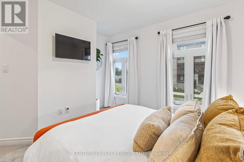 4 - 157 Summersides Boulevard, Pelham, ON - Indoor Photo Showing Bedroom