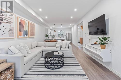 4 - 157 Summersides Boulevard, Pelham, ON - Indoor Photo Showing Living Room