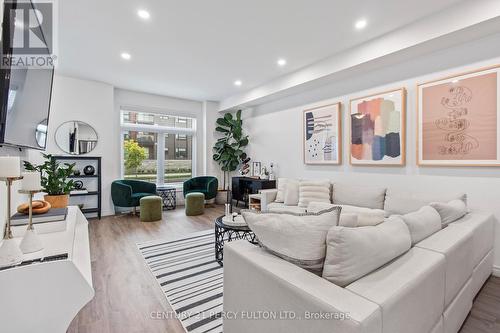 4 - 157 Summersides Boulevard, Pelham, ON - Indoor Photo Showing Living Room