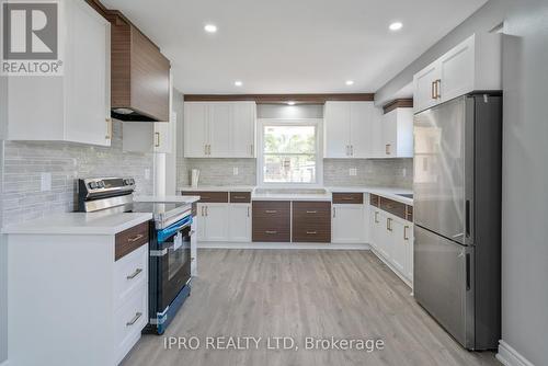 2505 Stevensville Road, Fort Erie, ON - Indoor Photo Showing Kitchen With Upgraded Kitchen