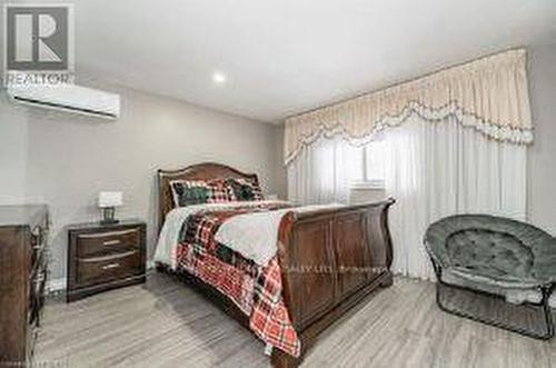 588 Strasburg Road, Kitchener, ON - Indoor Photo Showing Bedroom