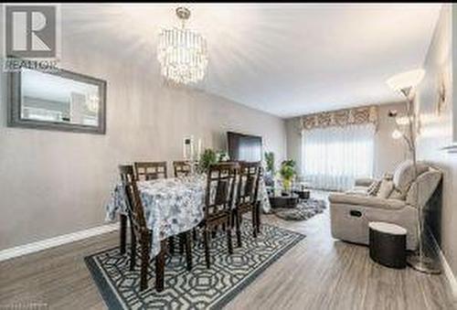 588 Strasburg Road, Kitchener, ON - Indoor Photo Showing Dining Room