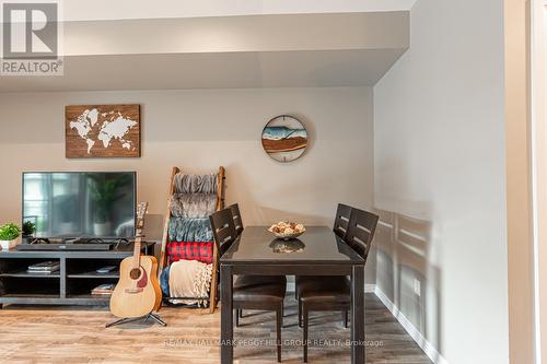 405 - 302 Essa Road, Barrie, ON - Indoor Photo Showing Dining Room