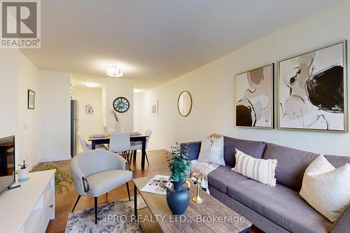 609 - 61 Heintzman Street, Toronto, ON - Indoor Photo Showing Living Room